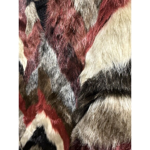 NWT JOSEPH A Longline Open Front Faux Fur Sleeveless Cardigan Womens M Chevron - Picture 13 of 15